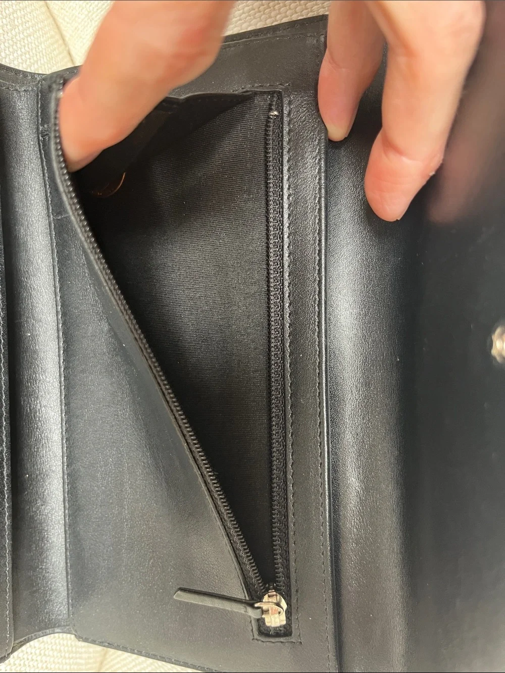Classic CHANEL Wallet - Black Caviar Leather